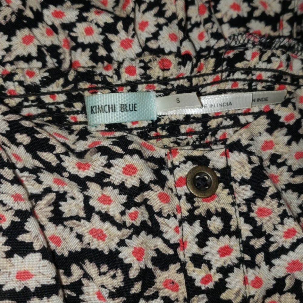 Kimchi Blue. Daisy flower print Sun dress